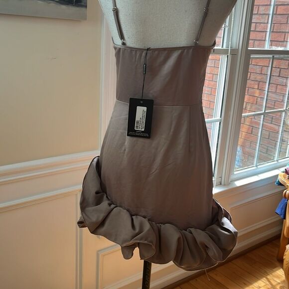 NWT PrettyLittleThing Ruched Babydoll Mini Dress - Picture 7 of 11